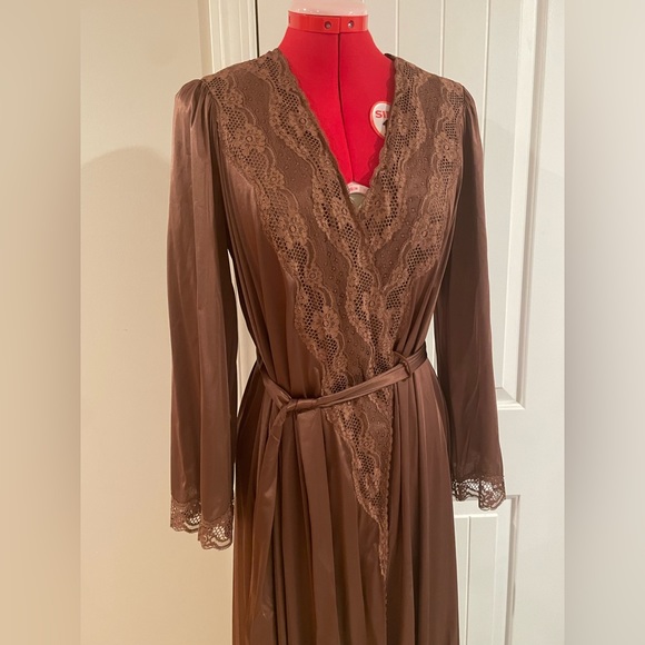 Vintage Vassarette Satin Peignoir Robe Chocolate Brown With Lace Trim - Picture 11 of 14